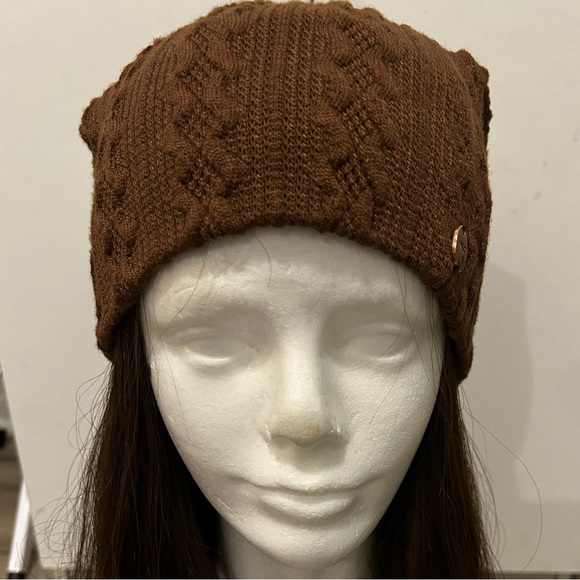 ⭐️Textured Cable Knit Beanie Bundle - Picture 6 of 9